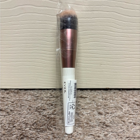 Ever Face 2 Foundation Brush vegan cruelty free synthetic bristles new in bag - Picture 5 of 9